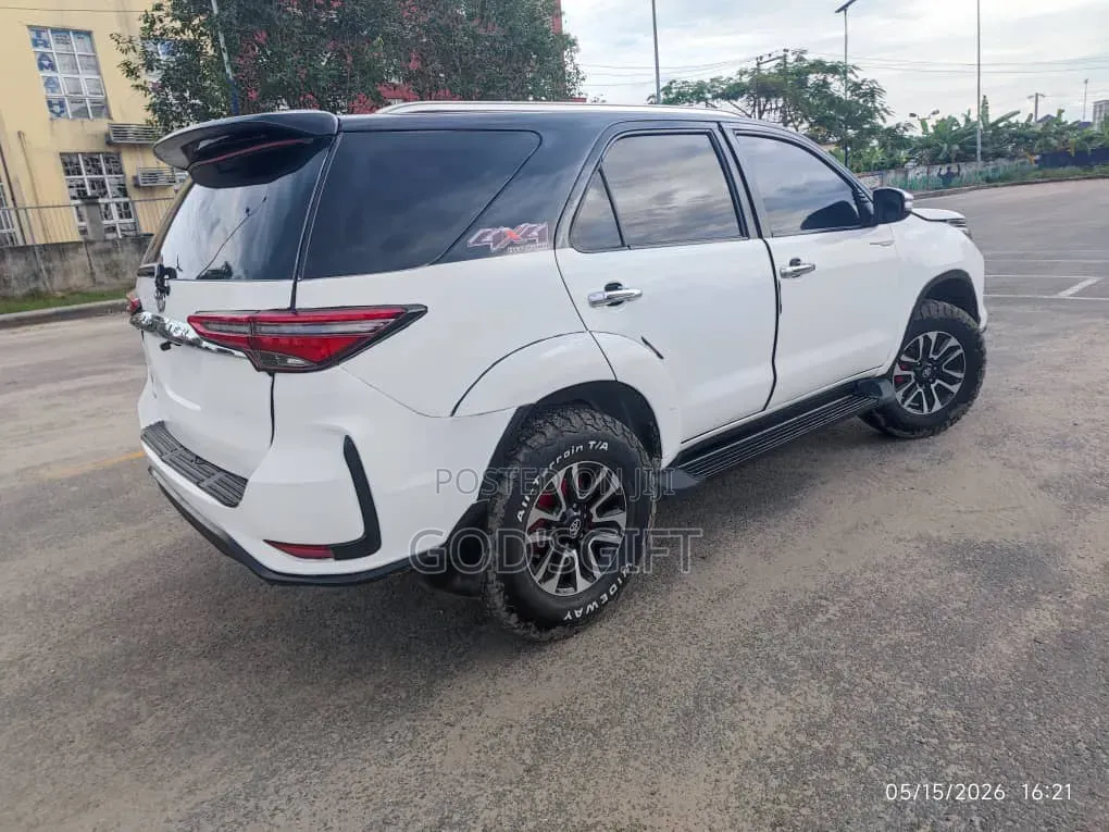 Toyota Fortuner 2024 White