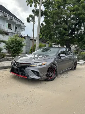 Toyota Camry XSE FWD (2.5L 4cyl 8AM) 2018 Gray