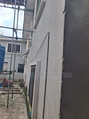 20bdrm House in Oko-Oba for sale