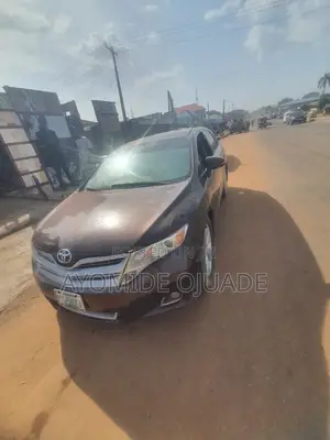 Toyota Venza 2010 Gold