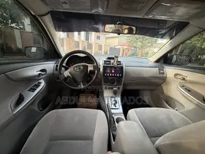 Toyota Corolla 2012 Silver