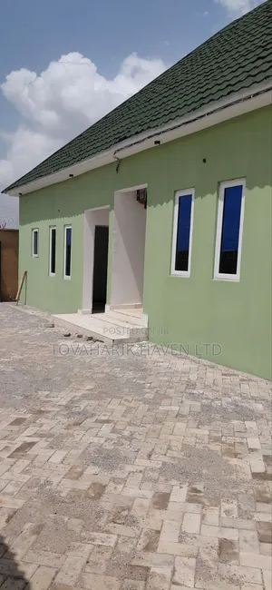 1bdrm Room & Parlour in FHA for rent