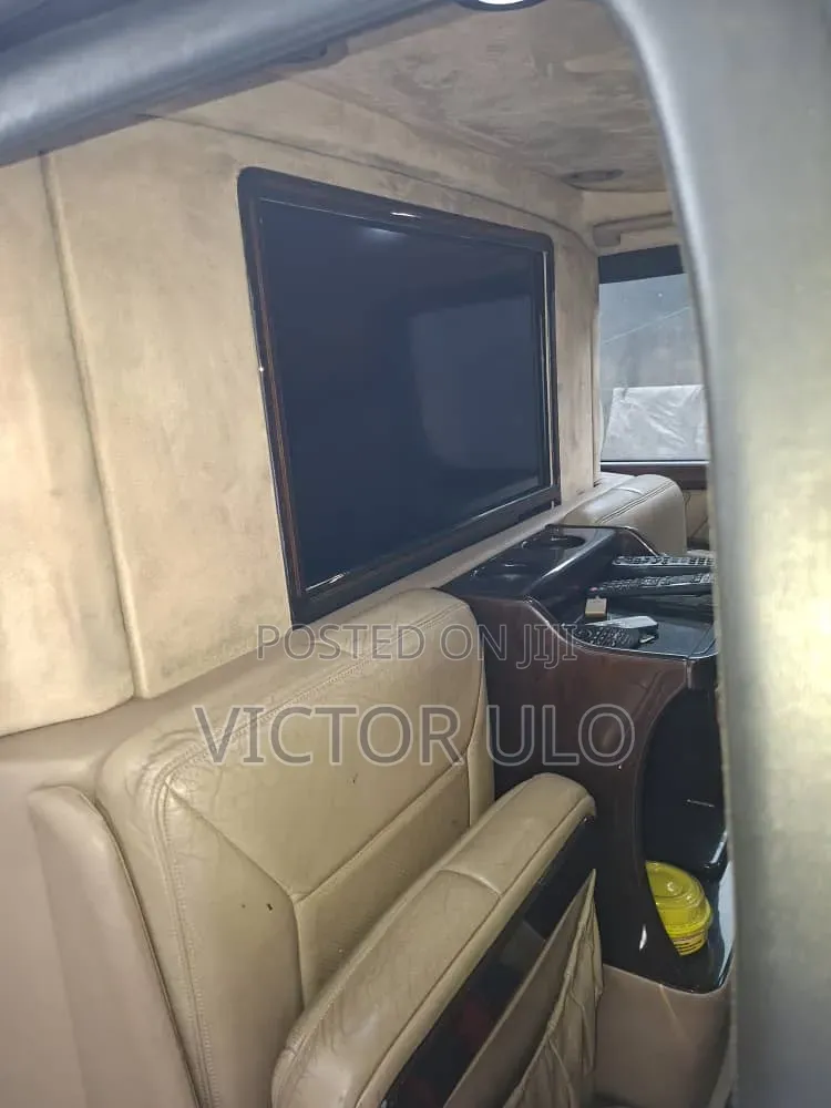 Chevrolet Express 2011 Silver