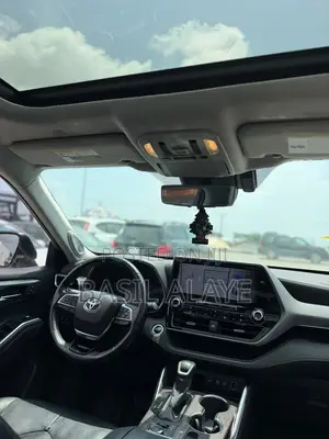 Toyota Highlander Platinum AWD 2020 Off white