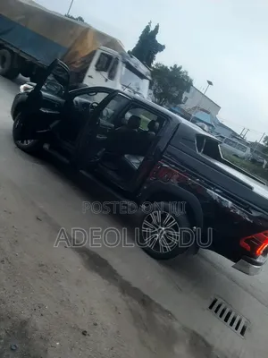 Toyota Hilux 2014 Black