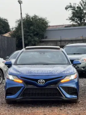 Toyota Camry XSE FWD 2020 Blue