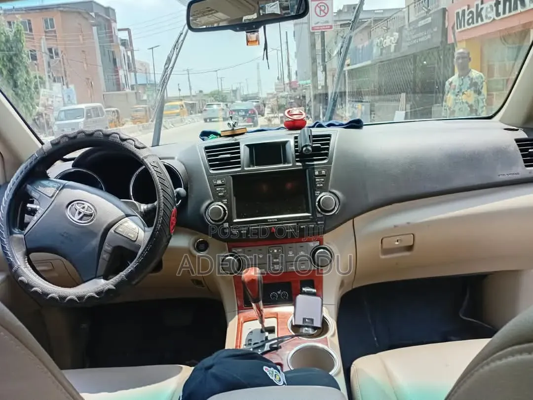 Toyota Highlander Limited 2010 Blue