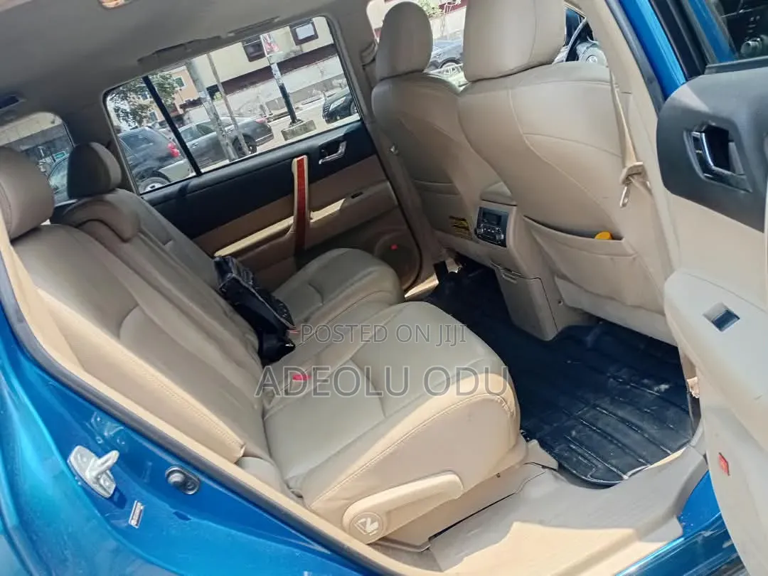 Toyota Highlander Limited 2010 Blue