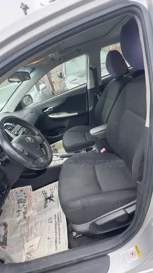 Toyota Corolla 2010 Silver