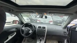 Toyota Corolla 2010 Silver