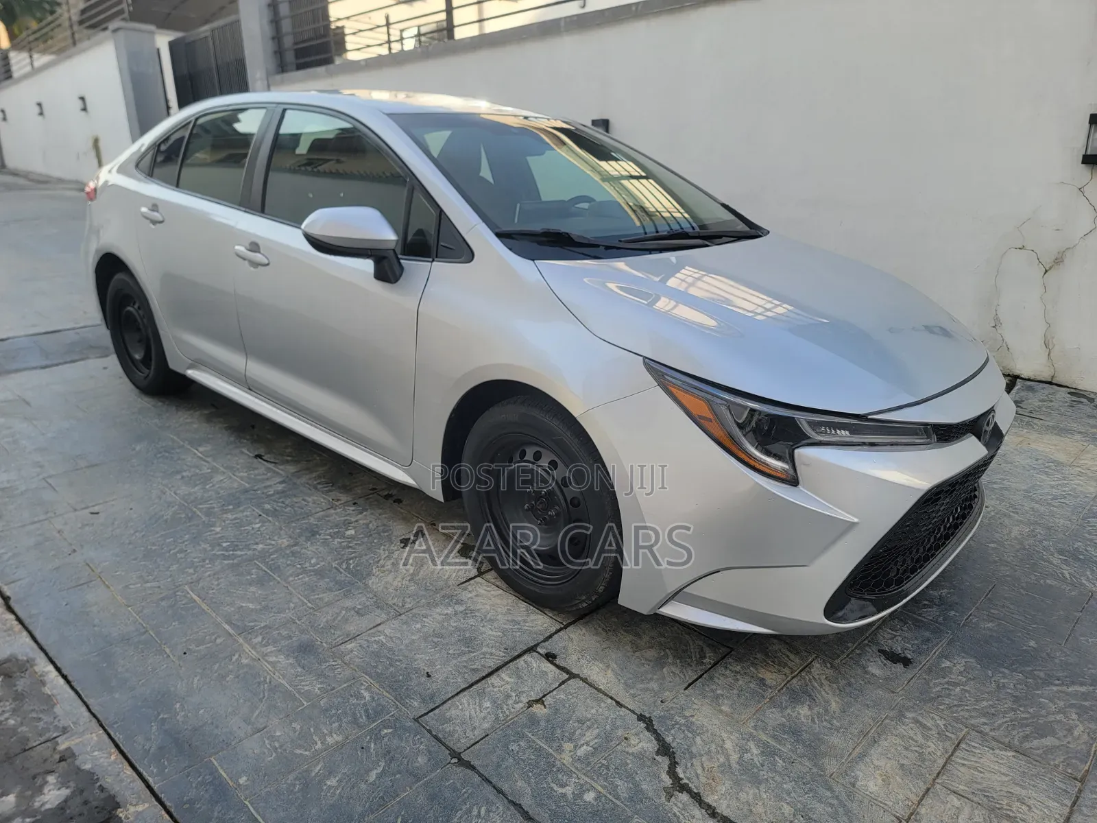 Toyota Corolla LE 2020 Silver
