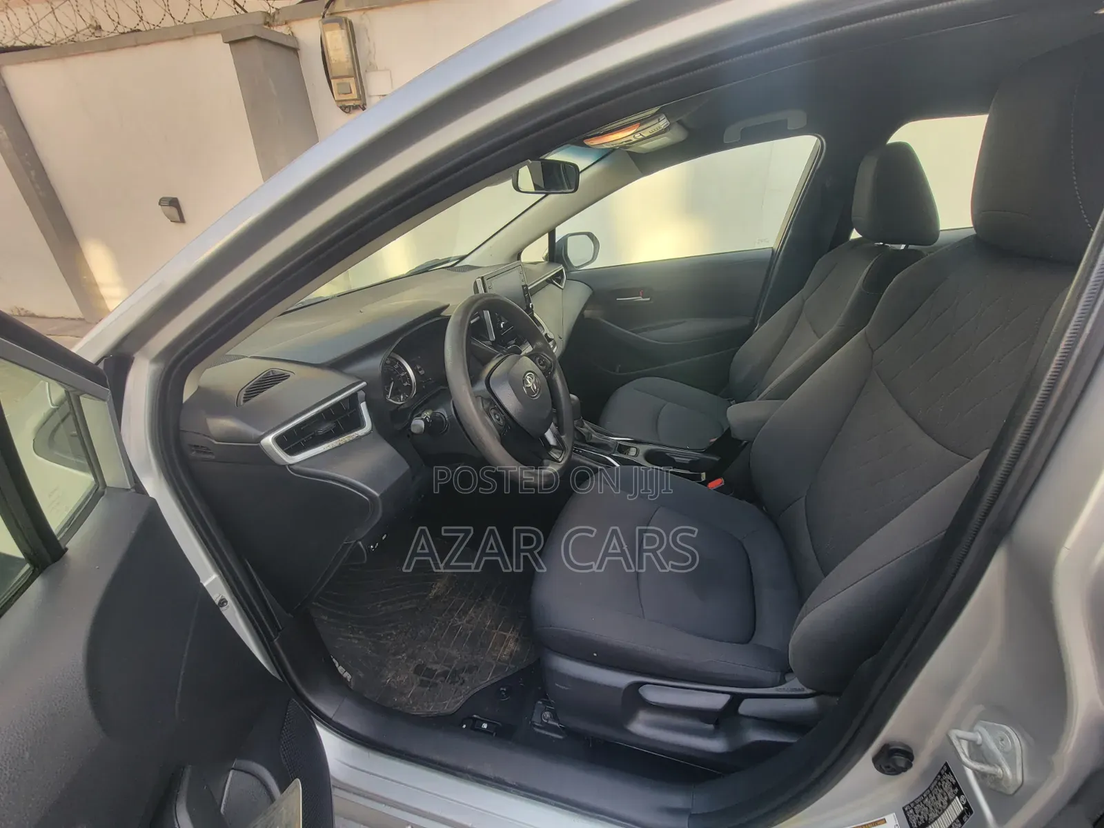 Toyota Corolla LE 2020 Silver