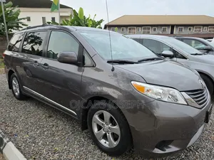 Toyota Sienna LE 8 Passenger 2012 Gray