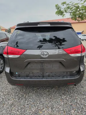 Toyota Sienna LE 8 Passenger 2012 Gray