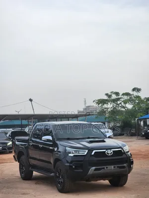 Toyota Hilux Revo Double Cab Petrol 2.7 AWD 2021 Black