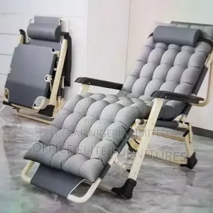 Contemporary Relaxing Chair
