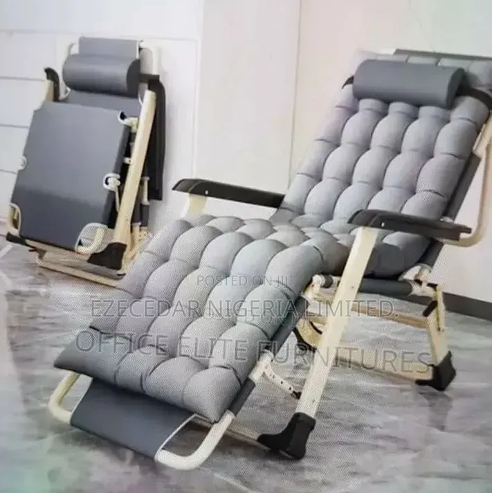 Contemporary Relaxing Chair