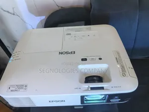 Epson Powerlite 2250U 5000 Lumens Full HD WUXGA 3LCD Projector
