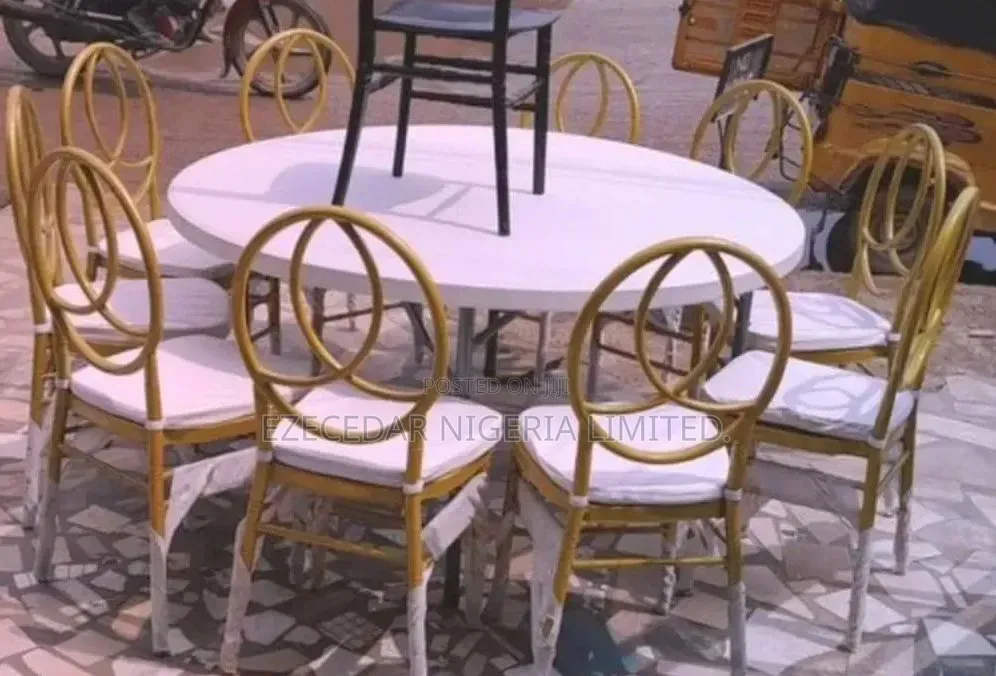 Banquet Chair With Table
