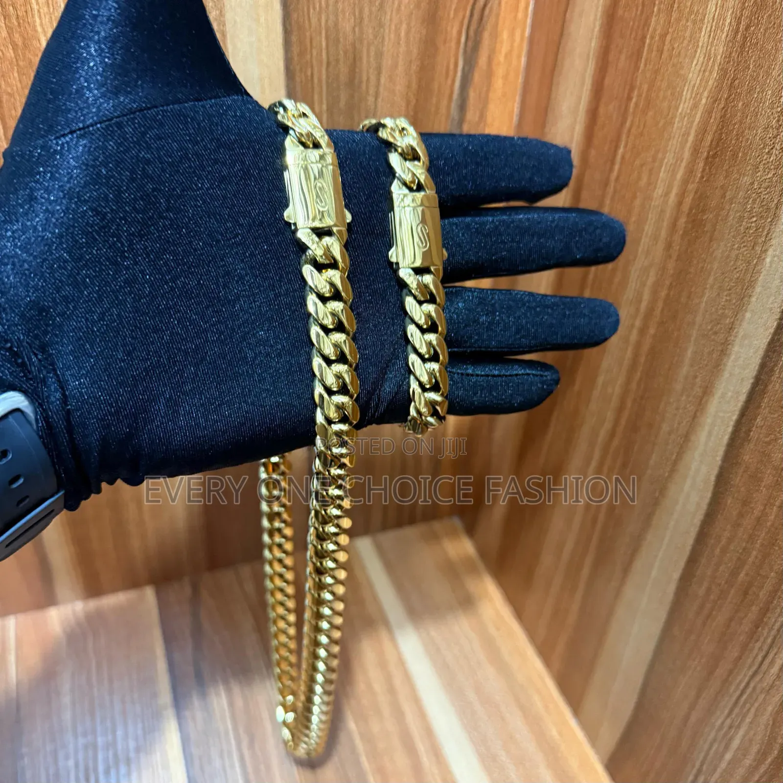 Cuban Chain and Pendant Gold