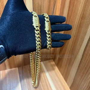 Cuban Chain and Pendant Gold
