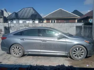 Hyundai Sonata Limited Sedan FWD (2.4L 4cyl 6A) 2016 Silver