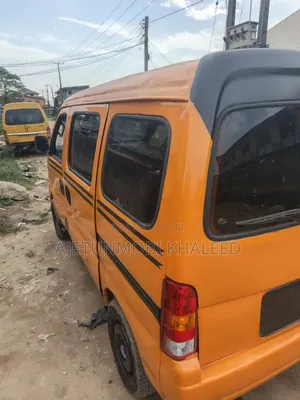 Suzuki APV Minibus 2010 Yellow