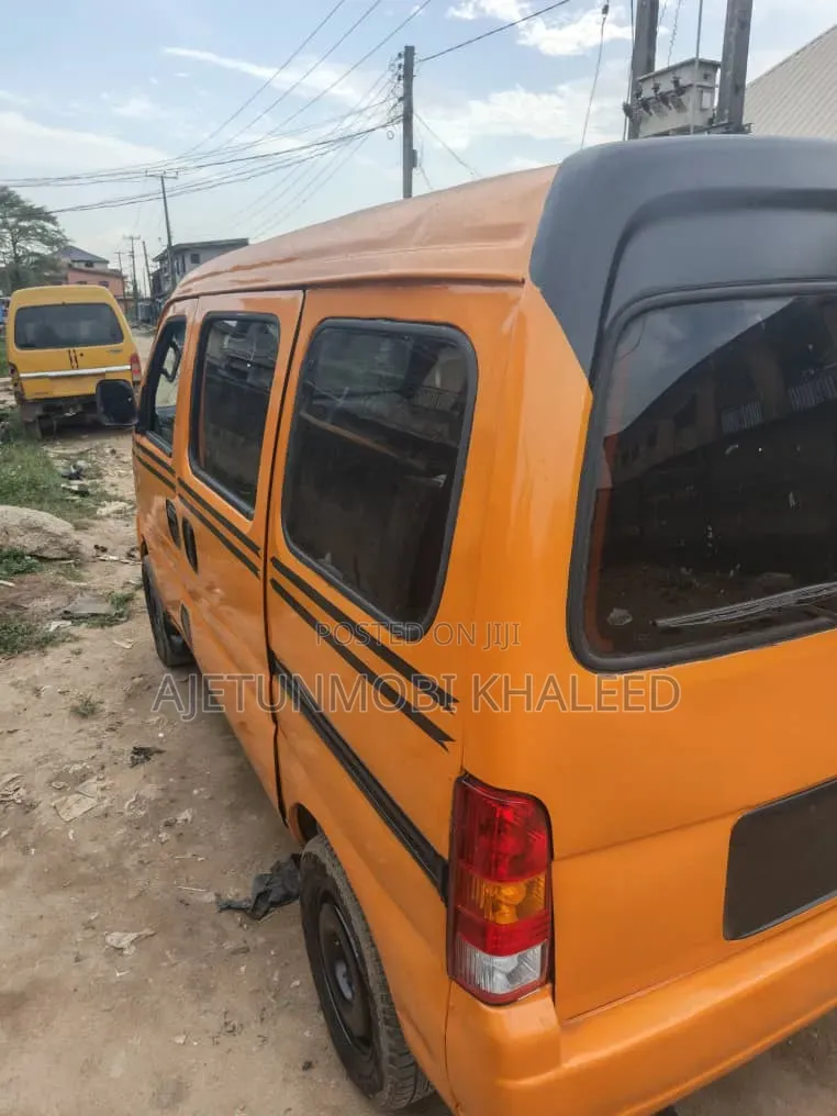 Suzuki APV Minibus 2010 Yellow