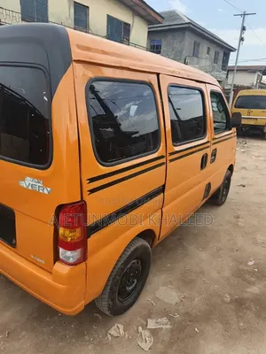 Suzuki APV Minibus 2010 Yellow