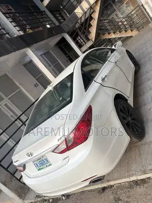Hyundai Sonata SE 2.0T Sedan FWD (2.0L 4cyl 6A) 2013 White