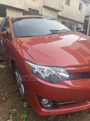 Toyota Camry SE 4dr Sedan (2.5L 4cyl 6A) 2013 Red