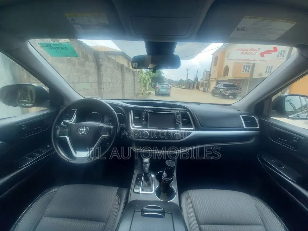 Lexus IS 250 C Automatic 2010 Silver