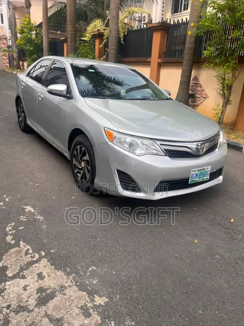 Toyota Camry 2014 Silver