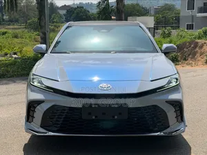 Toyota Camry 2024 White