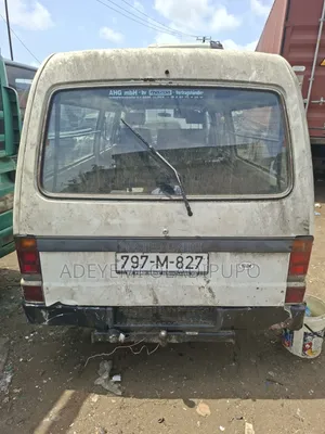 Mazda E2200 1999 White