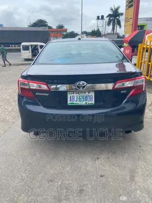 Toyota Camry SE V6 4dr Sedan (3.5L 6cyl 6A) 2013 Black