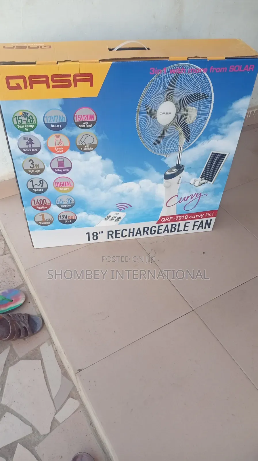 Qasa Curvy 18" Solar Rechargeable Fan With Solar Panel