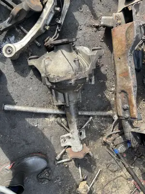 Center Axle Cadillac Escalade