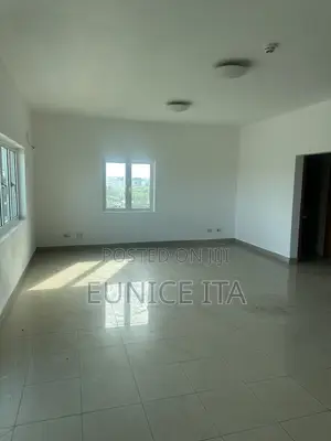 3bdrm Apartment in Ahmadu Bello Way for rent