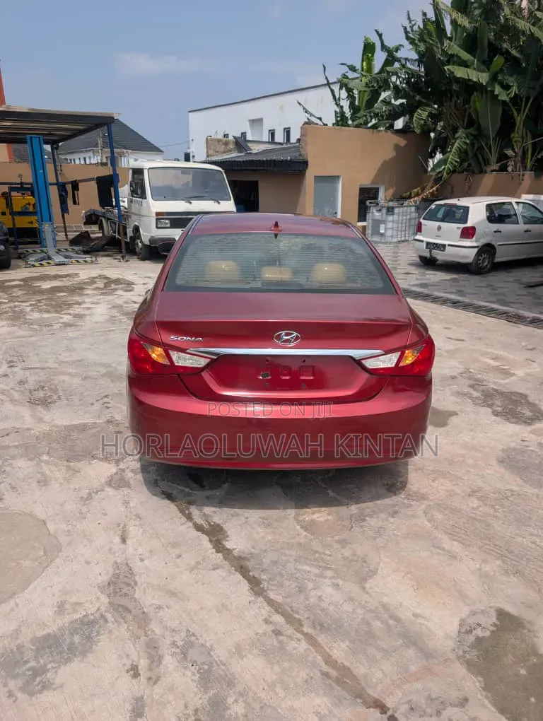 Hyundai Sonata 2013 Red