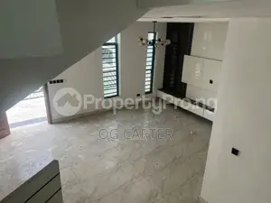 5bdrm Mansion in Idado Estate for rent