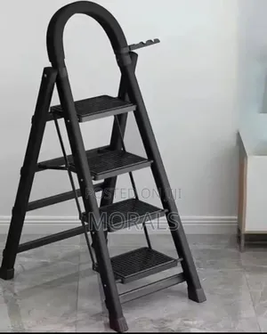 Foldable Wide Step Ladder With Tool Tray