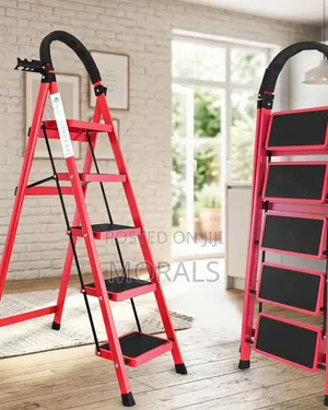 Foldable Wide Step Ladder With Tool Tray