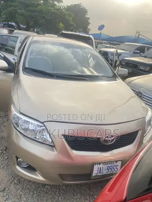 Toyota Corolla 2010 Gold