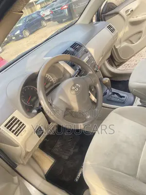 Toyota Corolla 2010 Gold