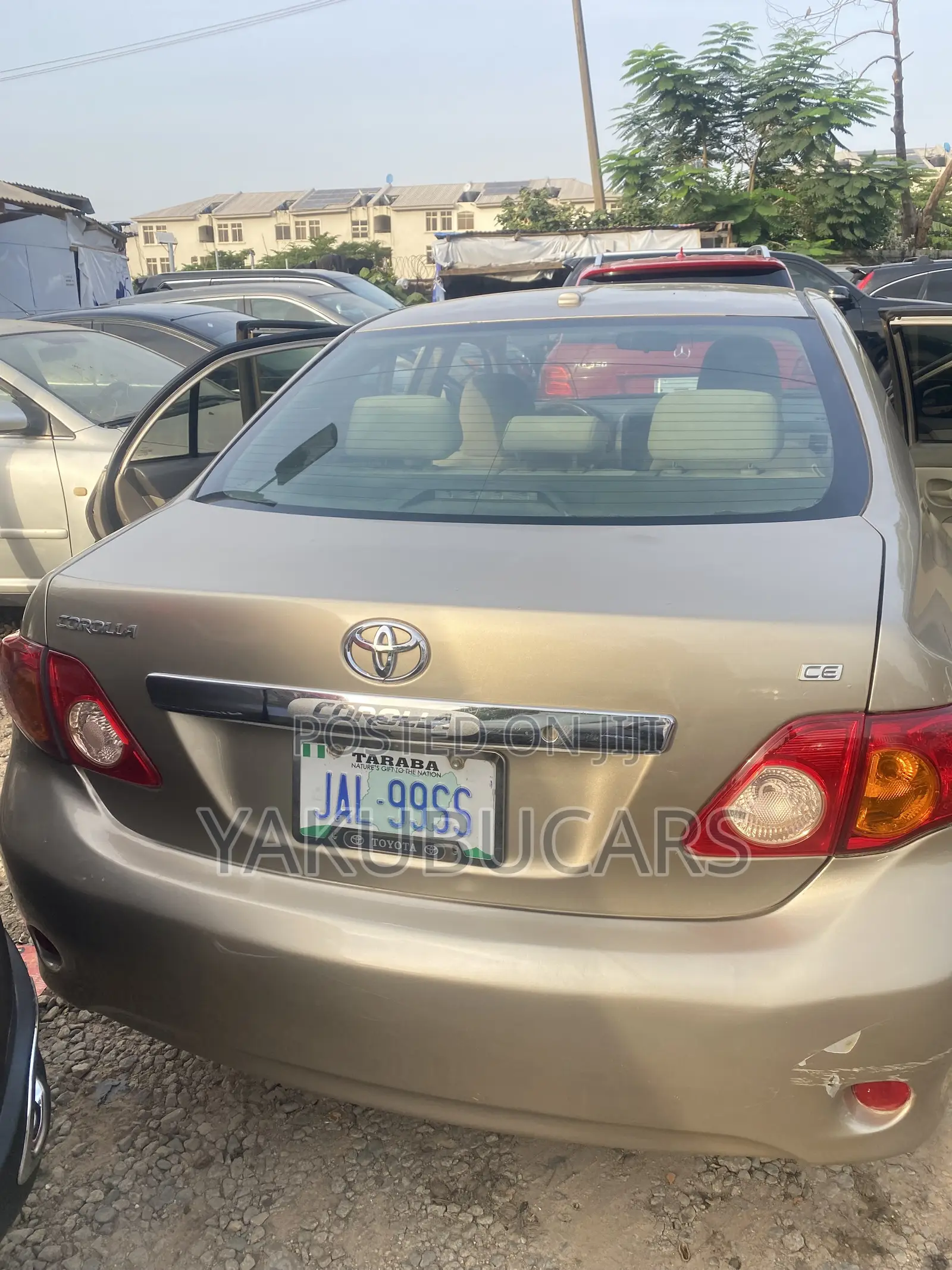 Toyota Corolla 2010 Gold