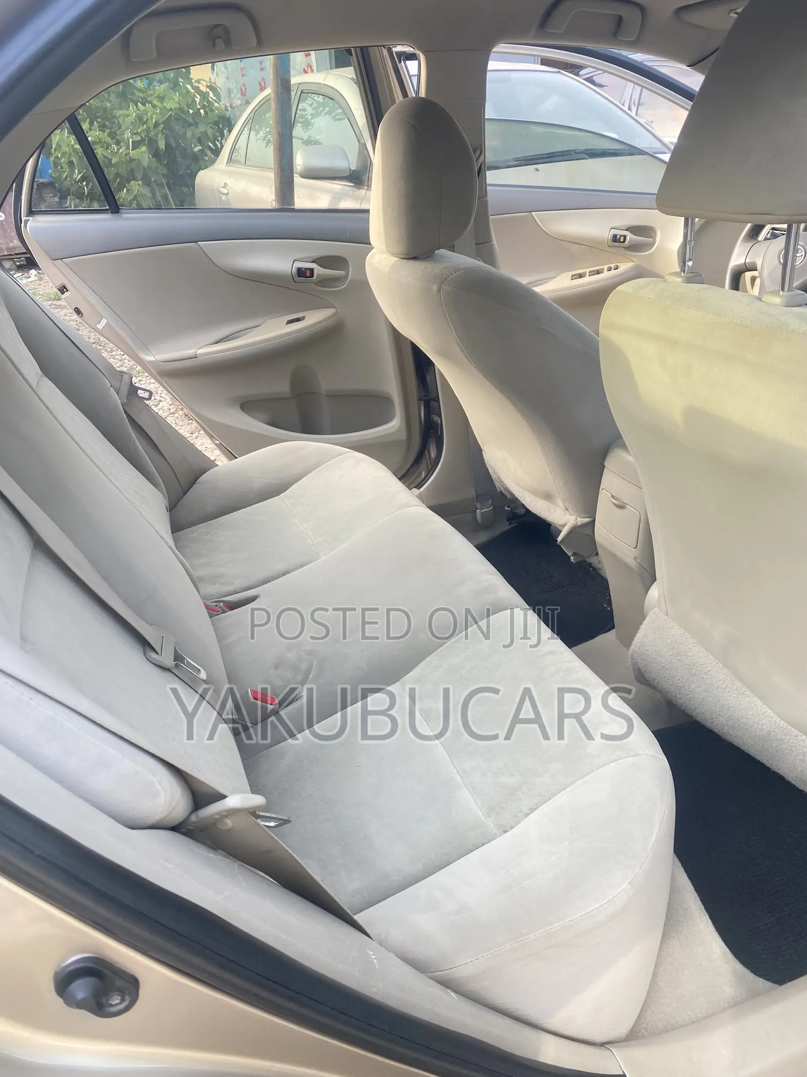 Toyota Corolla 2010 Gold