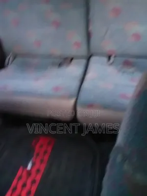 Nissan Vanette 1999 Red