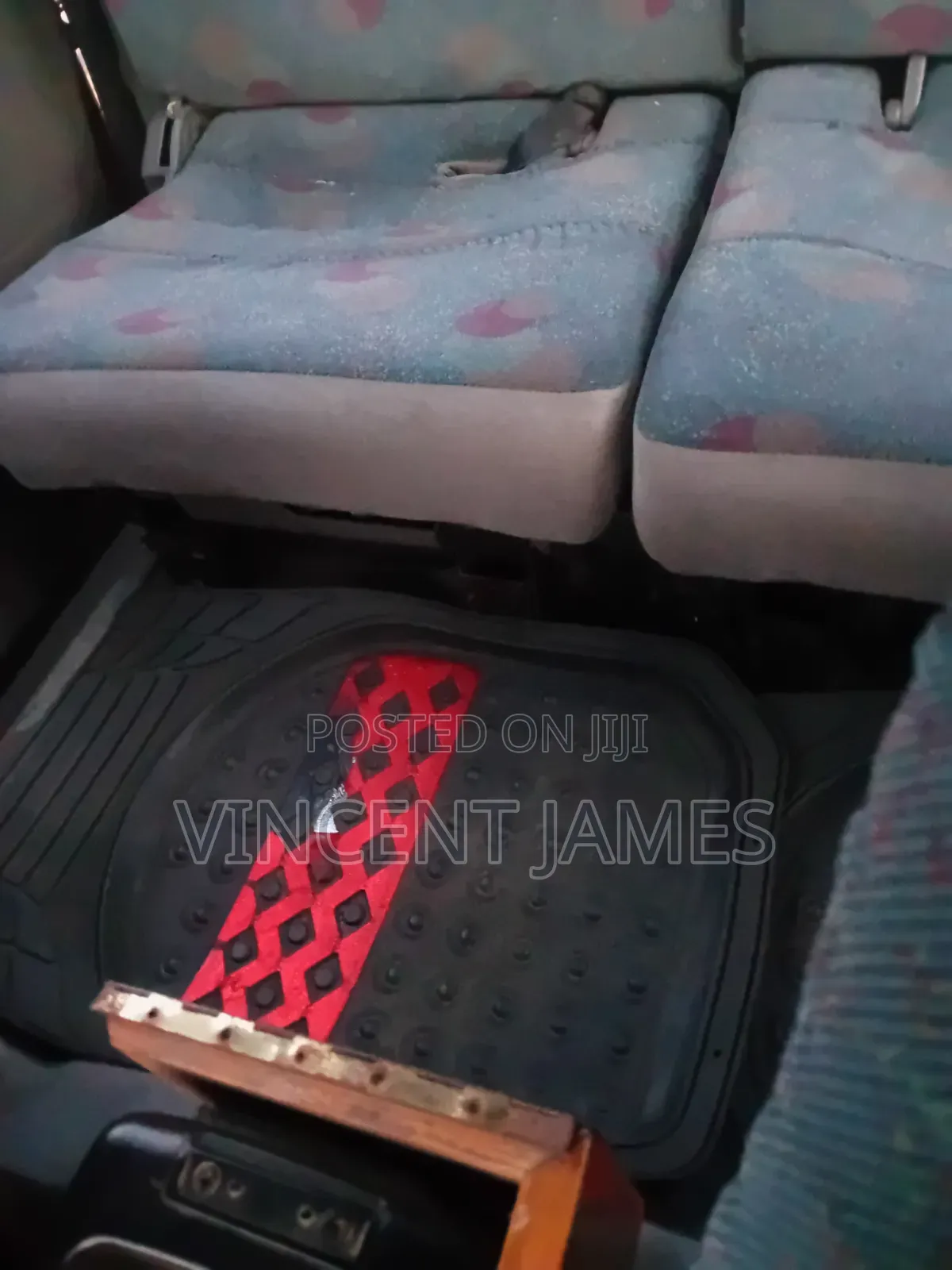 Nissan Vanette 1999 Red