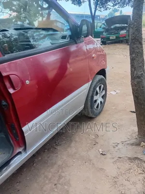 Nissan Vanette 1999 Red